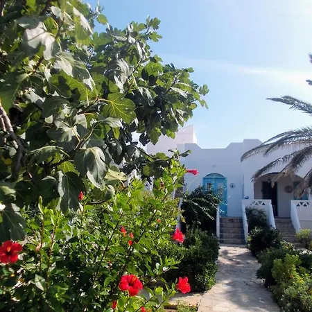 Nyfes Traditional Boutique Amersa Skyros